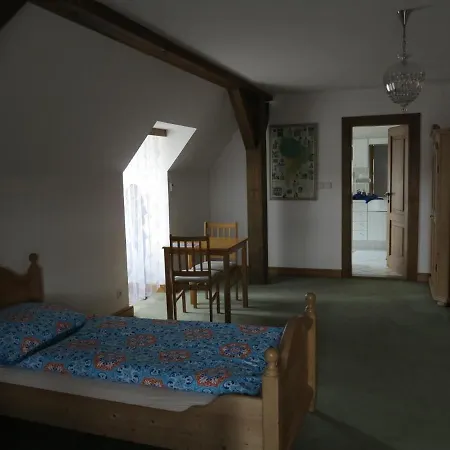 Zámecký Sloup 3*